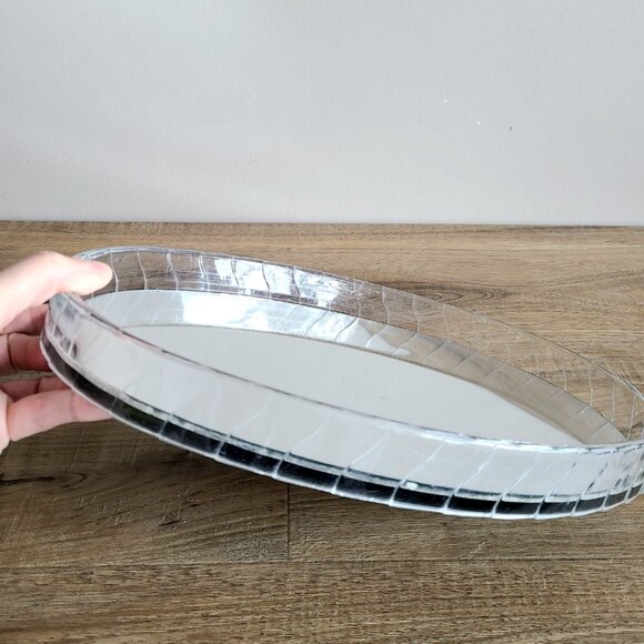 Vintage vanity Lucite Acrylic mirrored oval Tray. - Picture 3 of 4